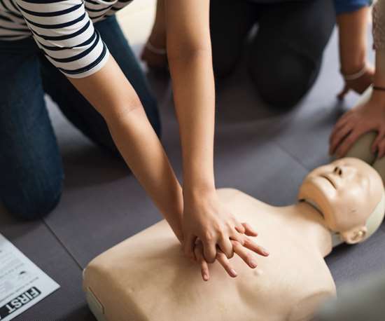 Level-3-Emergency-First-Aid-at-Work-1-day-course-1024x683